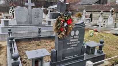 cruci si monumente funerare din granit