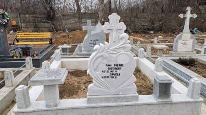 cruci si monumente funerare din granit