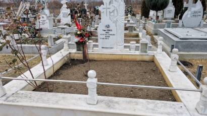 cruci si monumente funerare din granit