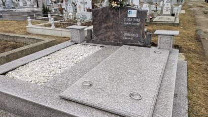 cruci si monumente funerare din granit